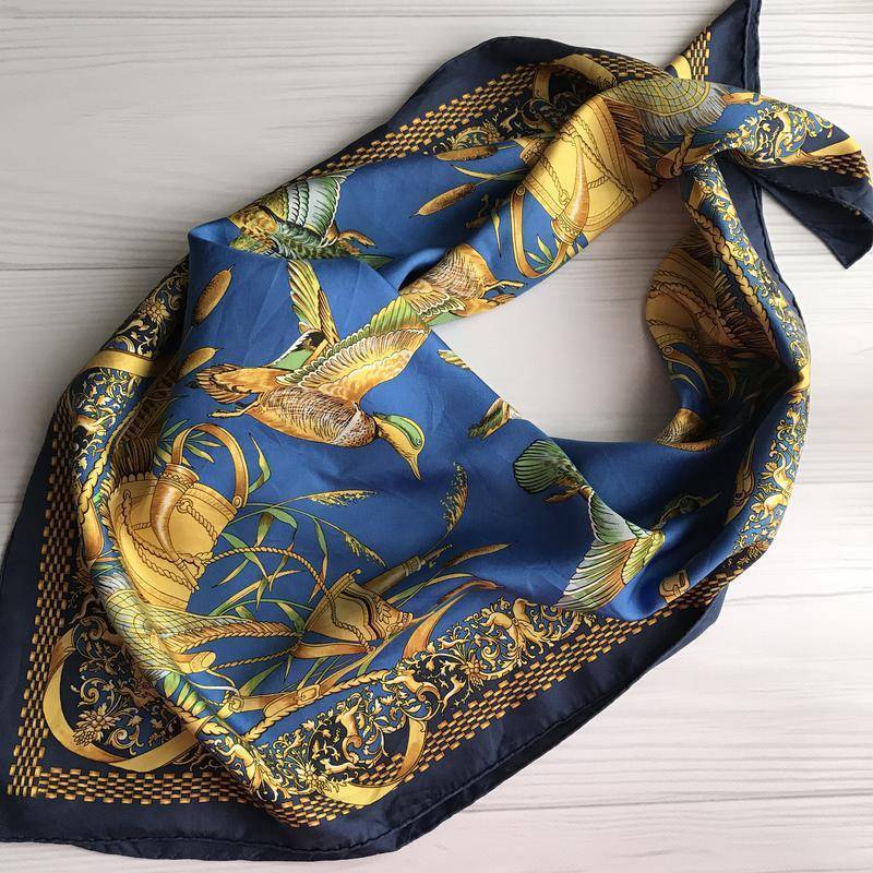 Silk scarf - ваш главный аксессуар на эту весну и лето - victorialunina.com