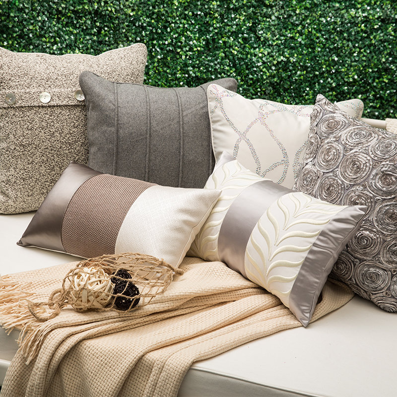 Размеры подушек: какие бывают виды, форма и высота для сна, декоративных и диванных