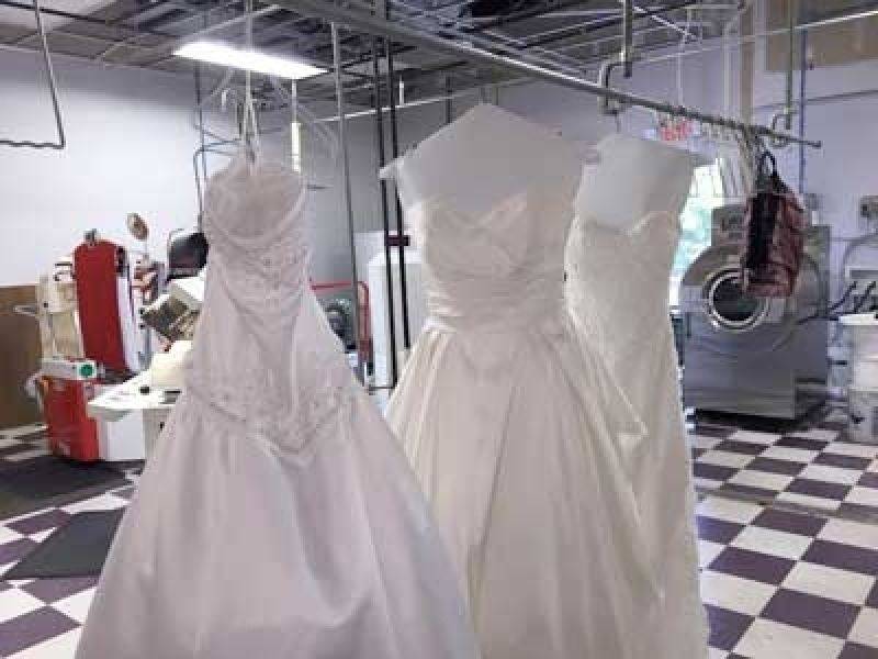 Как постирать или почистить свадебное платье в домашних условиях