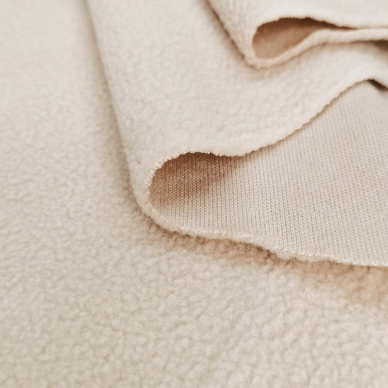 Виды флисовой ткани - состав и плотность, характеристики изделий из материала
