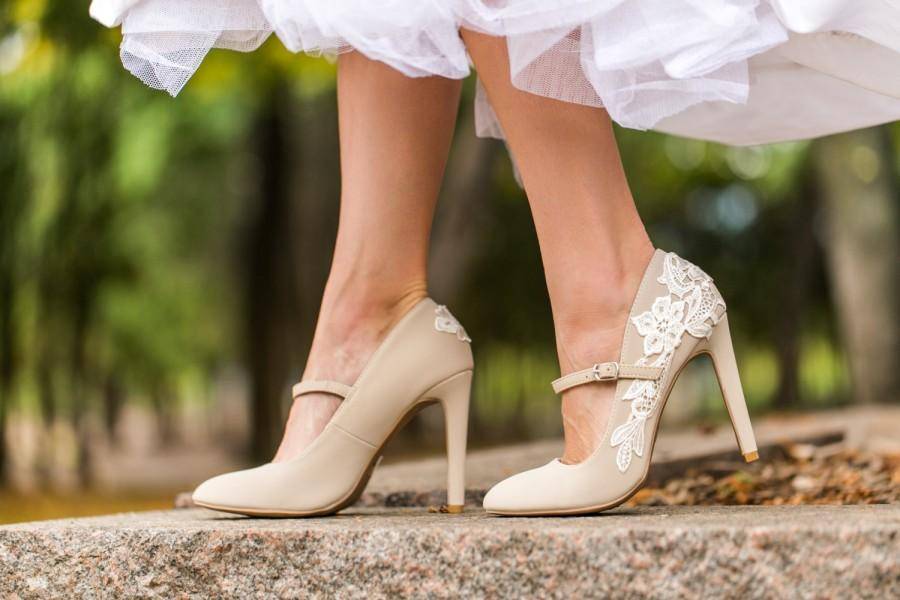 ᐉ можно ли выходить замуж в сандалях. какие нужно знать приметы про свадебные туфли? как выбрать свадебные туфли приметы, закрытые или открытые туфельки - mariya-mironova.ru