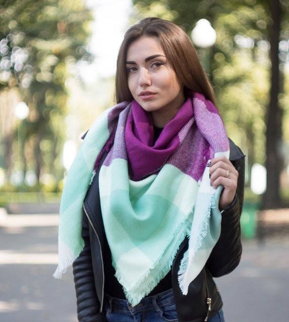 Как правильно носить шарф с разными видами курток: 26 образов на каждый день, которые легко повторить