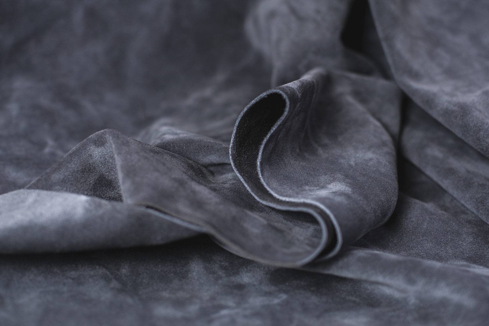 Ткань велюр: что это за материал – натуральный или искусственный, в чем отличия от замши в обуви?