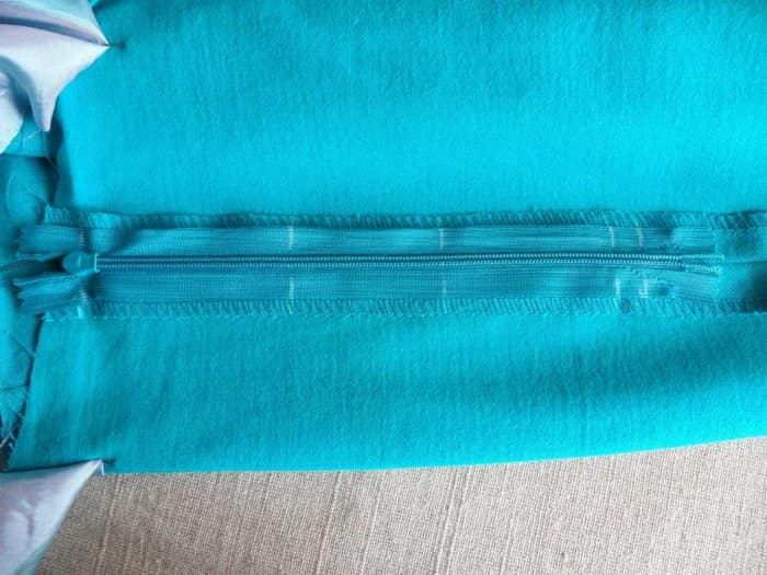 Как вшить молнию в юбку с подкладом, поясом и со шлицей