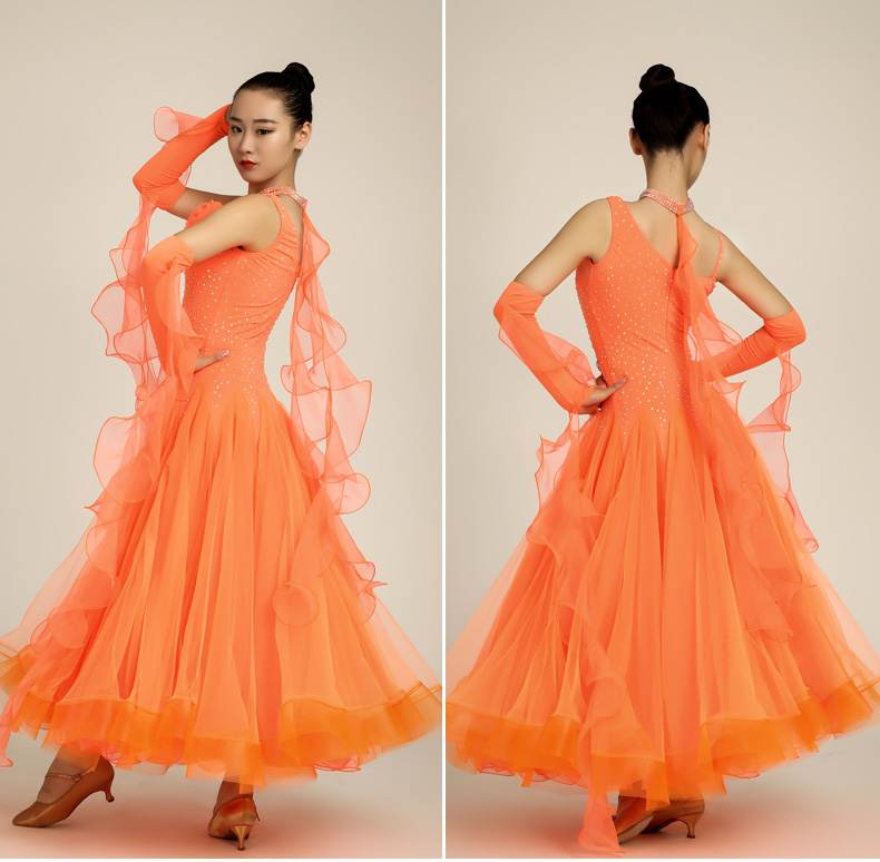 Классические бальные платья для танцев: фото популярных моделей