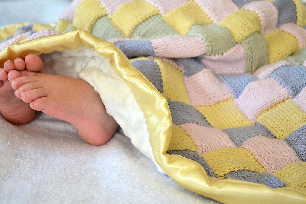 Стандартный размер детского одеяла, особенности и виды изделия :: syl.ru