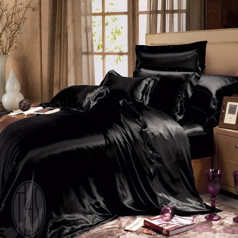 Атласное постельное белье и покрывала: спальня мечты с нашими советами