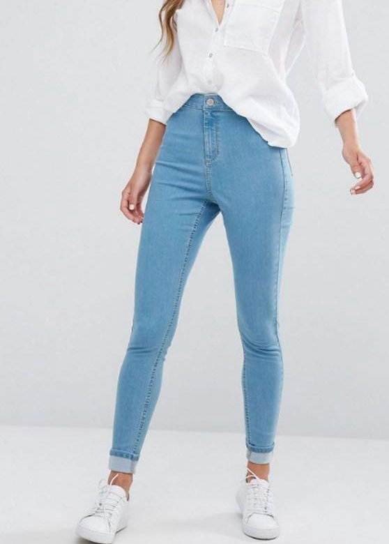 С чем носить джинсы с завышенной талией? (50 фото)
