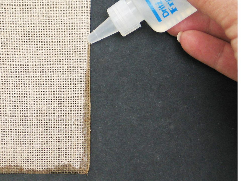 Аэрозольный клей для ткани — какой выбрать, как использовать при склеивании