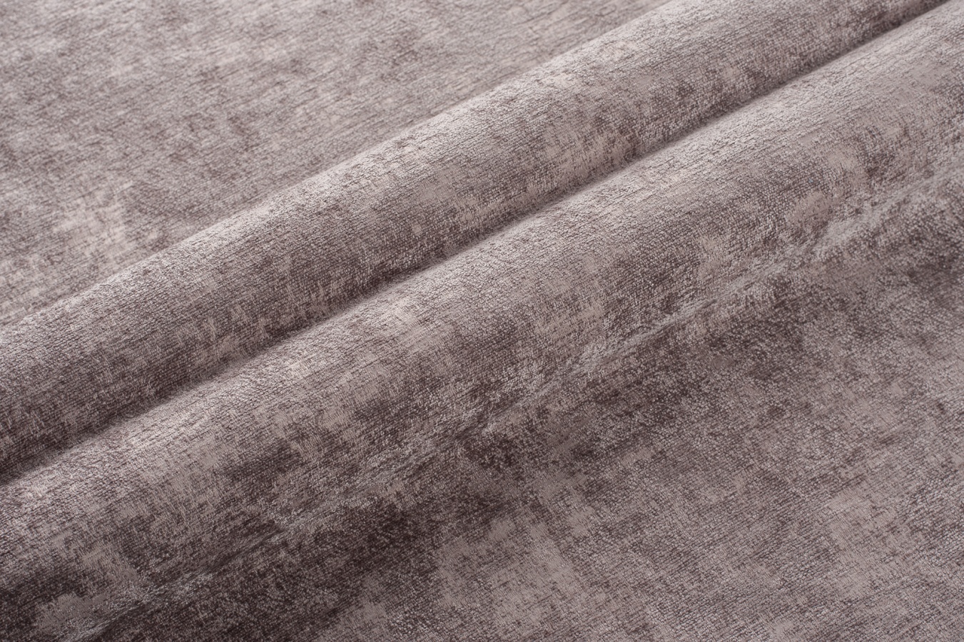 Шенилл — обивочная ткань со сложным рисунком плетения