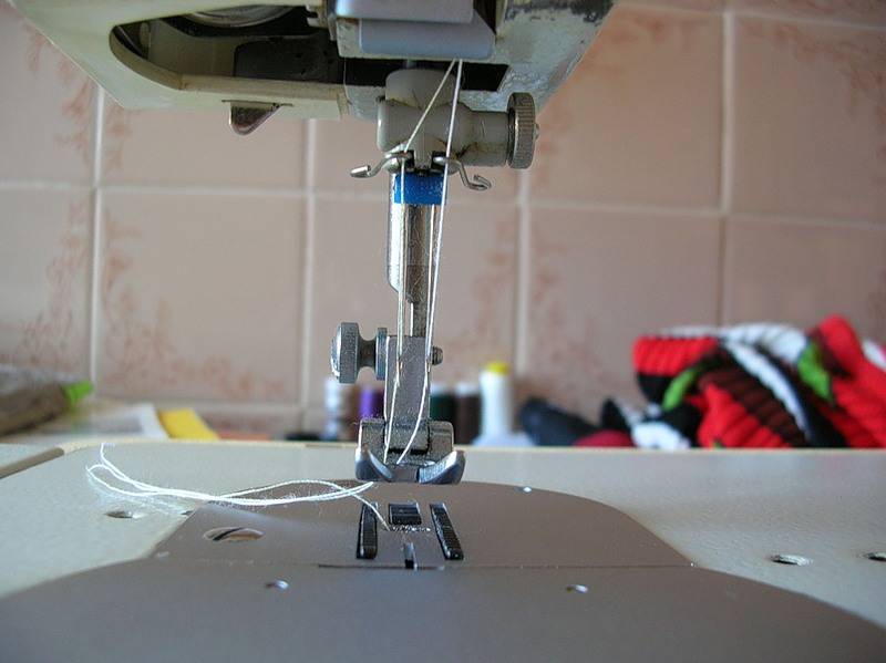 Двойная строчка: как шить двойной иглой на швейной машинке