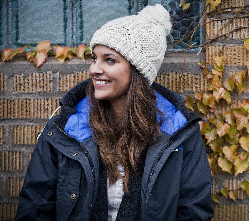 Зимние шапки для женщин 45+: обзор моделей