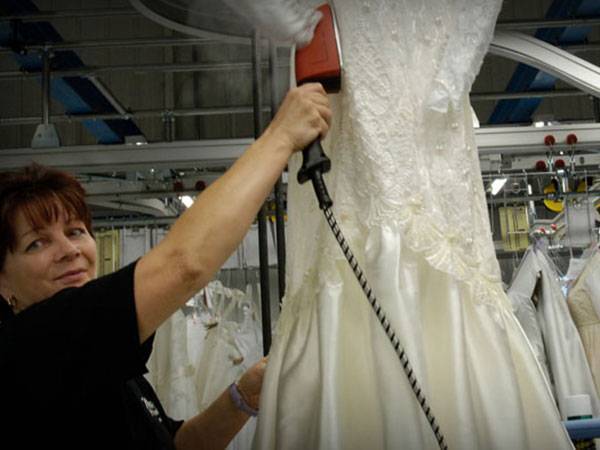Химчистка свадебного платья: стираем платье в домашних условиях