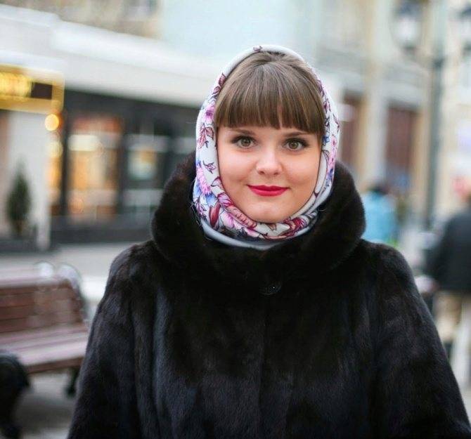 Как носить платок зимой на голове