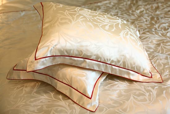 Как выбрать постельное белье: виды тканей и другие характеристики