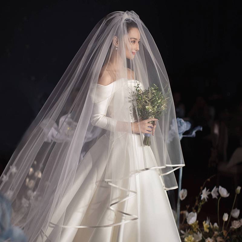 Как надевать фату невестам на свадьбу? зачем и стоит ли