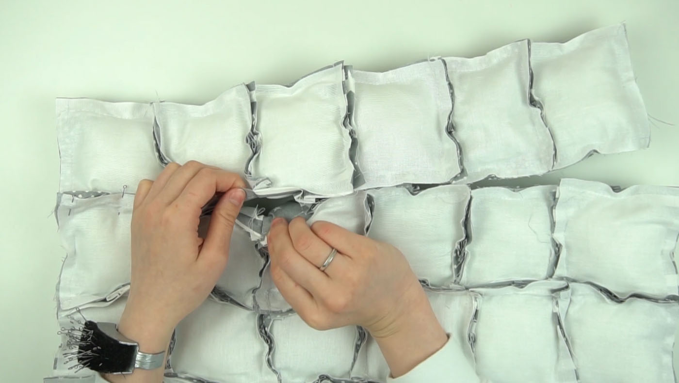 Как сшить одеяло бонбон