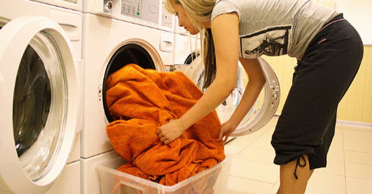 Как стирать плед в стиральной машине, чтобы он остался мягким и пушистым