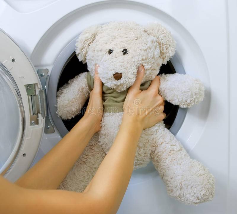 Как постирать мягкие игрушки в стиральной машине?