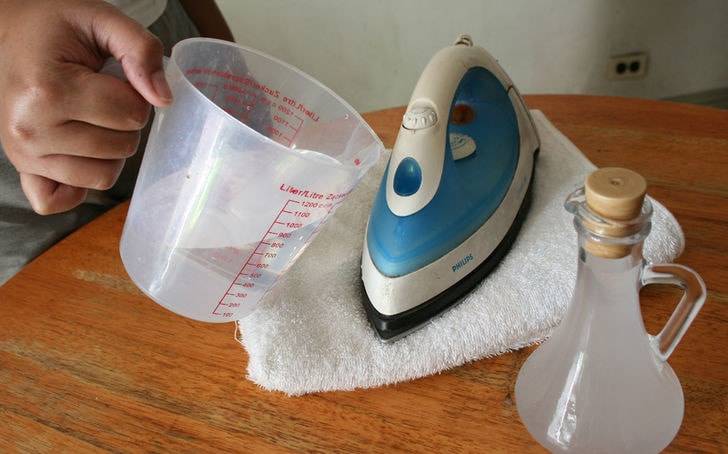 Как можно почистить утюг в домашних условиях от накипи и нагара