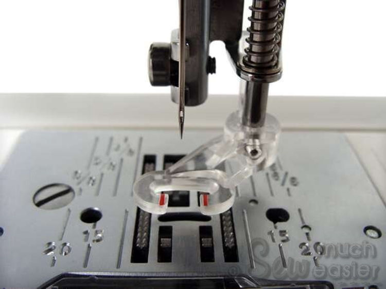 Как вставить иглу в швейную машинку правильно: правила замены иголок