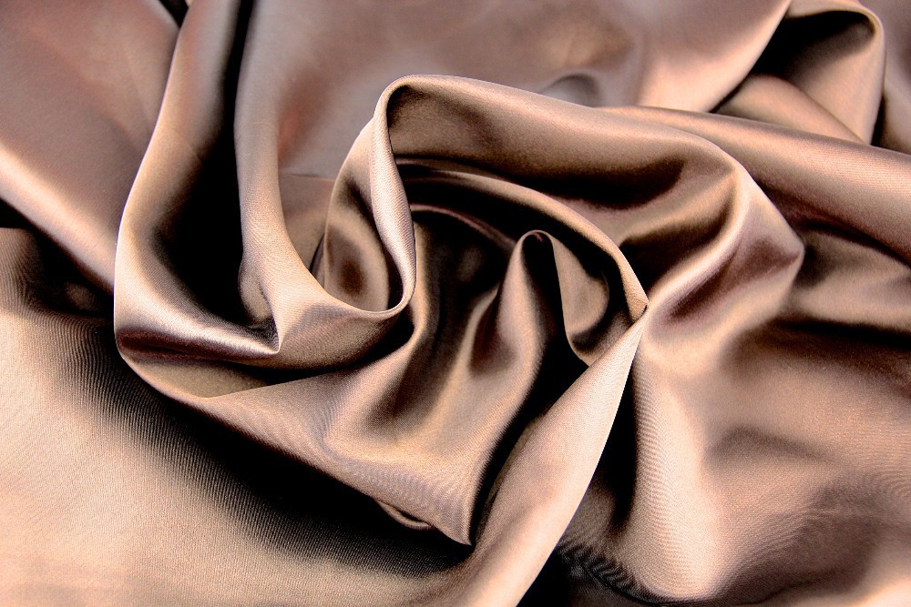 Ткань тафта — блеск изделий для дома и роскошь нарядов