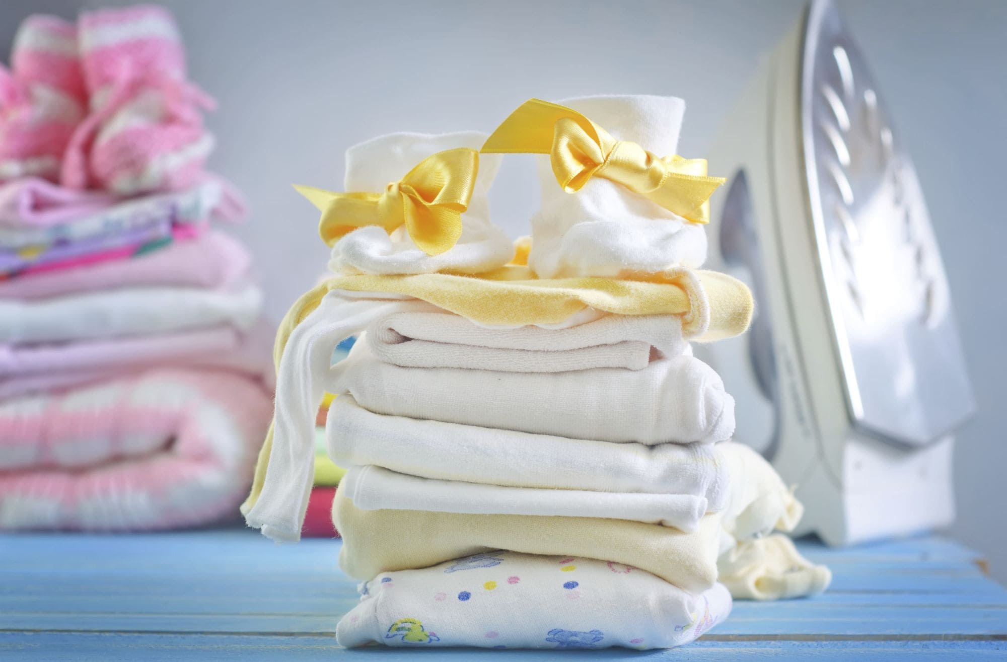 Как гладить вещи для новорожденных и зачем, нужно ли это делать, как правильно и до скольки месяцев