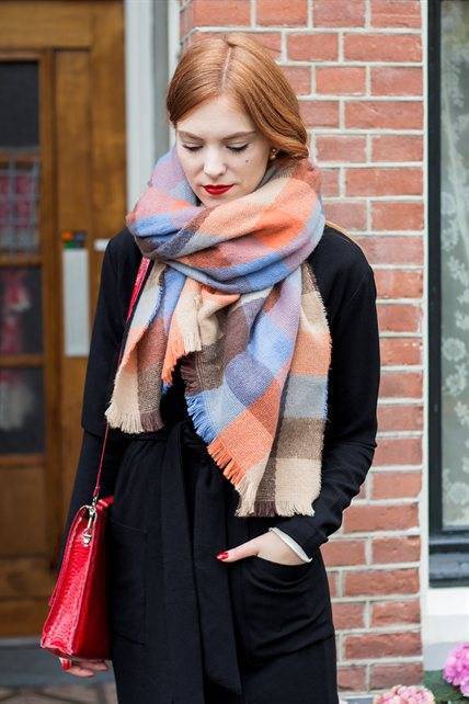 15 способов, как красиво завязать шарф на пальто