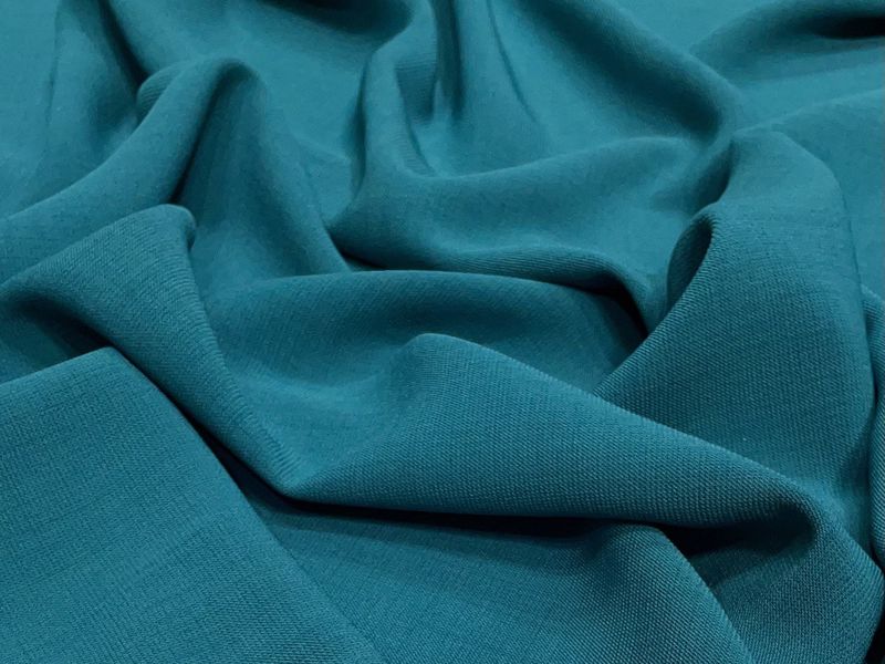 Ткань креп: особенности и характеристики, сфера применения и как правильно ухаживать за одеждой
