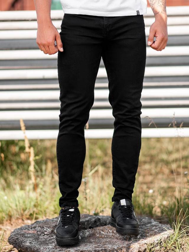 Черные джинсы, которые нужно носить прямо сейчас