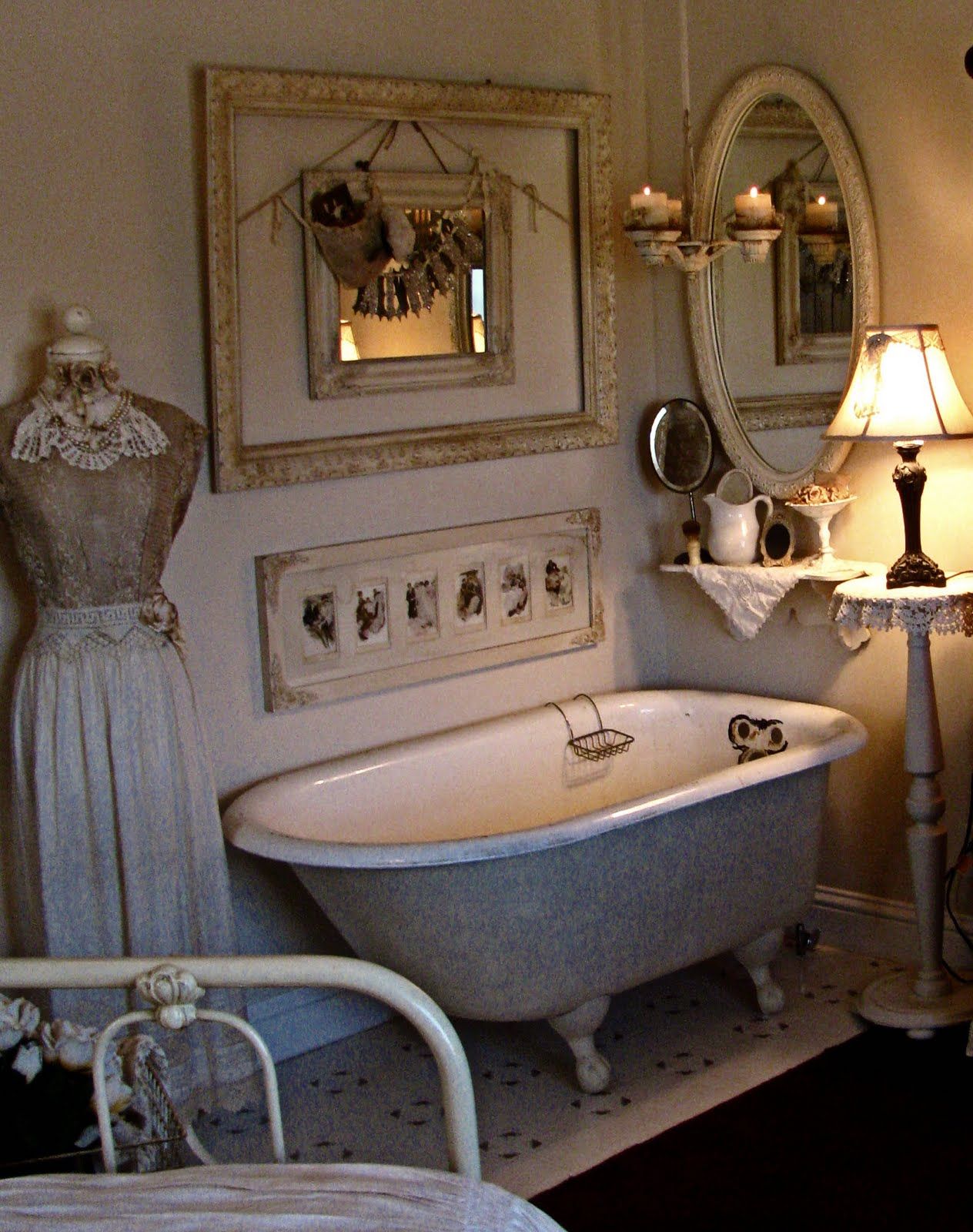 Ванная комната в ретро стиле, фото винтажных дизайнов и интерьеров