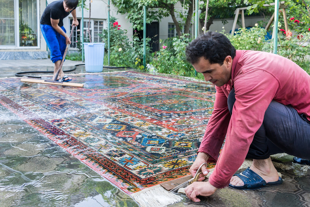 Дагестанские умелицы: как производятся табасаранские ковры?