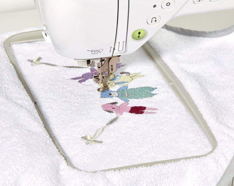 Машинная вышивка в домашних условиях: швейное оборудование и виды швов, выбор ткани и инструментов