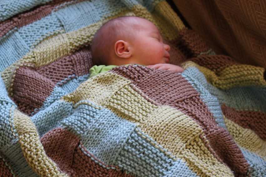 Красивый плед для новорожденного спицами - modnoe vyazanie ru.com