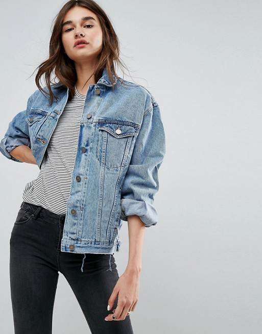 С чем носить женскую джинсовую куртку — советы стилистов