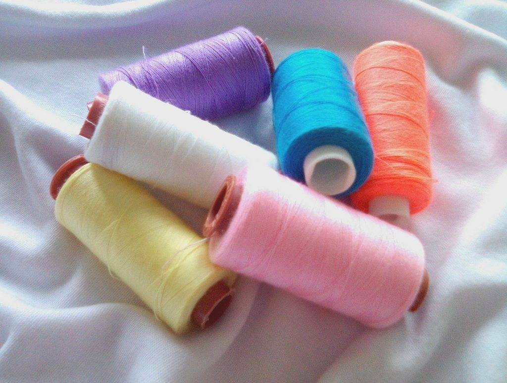Армированные нитки и ткань: что это такое, применение для шитья своими руками
