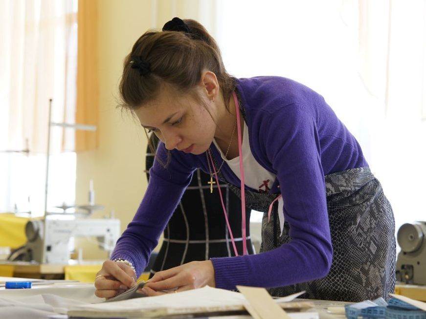 Как заработать на шитье дома: бизнес-идеи и советы | доходинет.ru