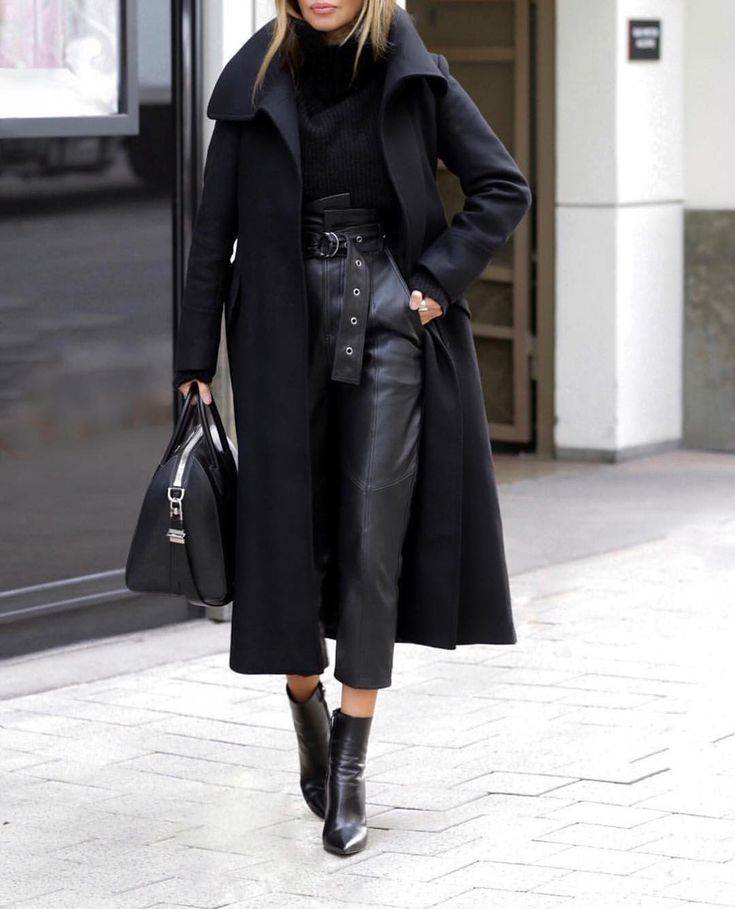 С чем носить длинное черное пальто: фото
