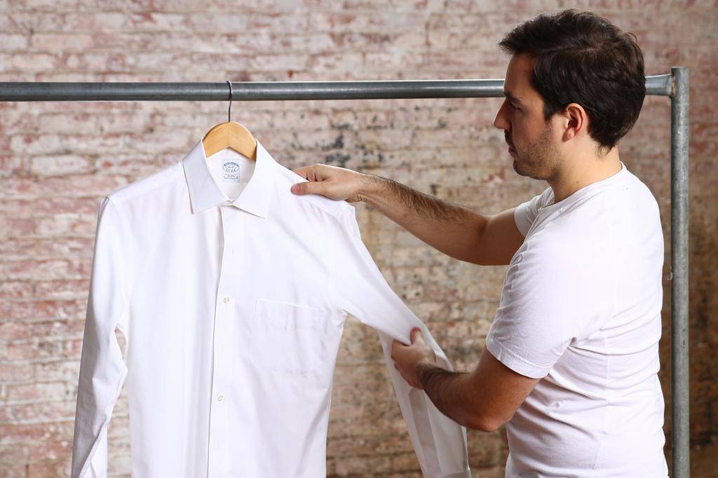 Рубашки, которые не надо гладить: как выбрать мужские и женские изделия, не требующие глажки, на что обратить внимание при покупке?
