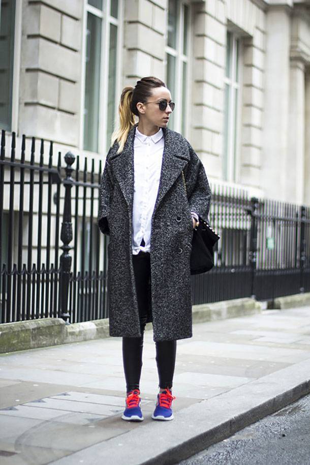 Сочетание чёрного пальто с кроссовками: варианты стильных образов
