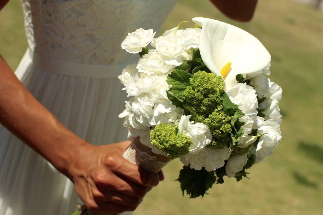 Букет невесты под платье цвета айвори в [2019] – фото ? & примеры