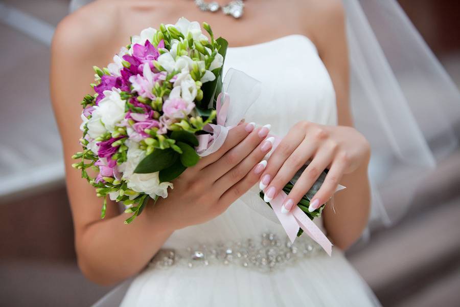 Как выбрать свадебный букет невесты: варианты, какие цветы должны быть в букете