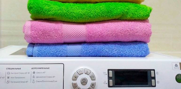 Как стирать махровые полотенца, чтобы они оставались мягкими?