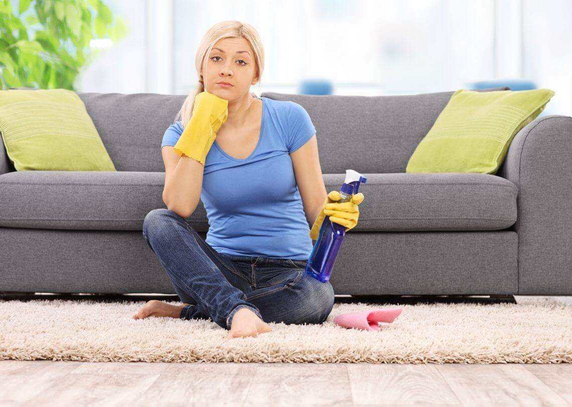 Как избавиться от запаха на диване