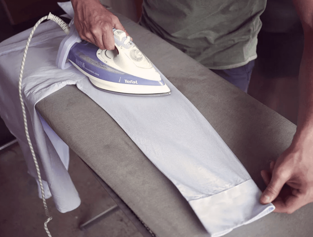 Как правильно гладить мужские рубашки: глажка длинных рукавов, воротника и манжетов