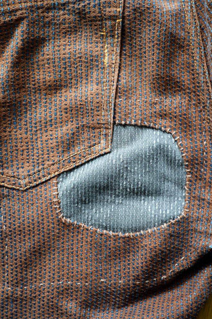 Как красиво сделать заплатку на джинсах вручную? :: syl.ru
