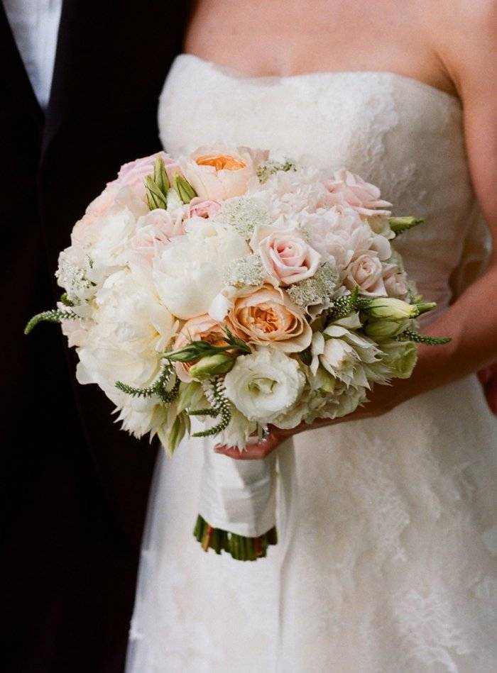 Свадебное платье цвета айвори: модели, аксессуары, сочетания цветов (фото)