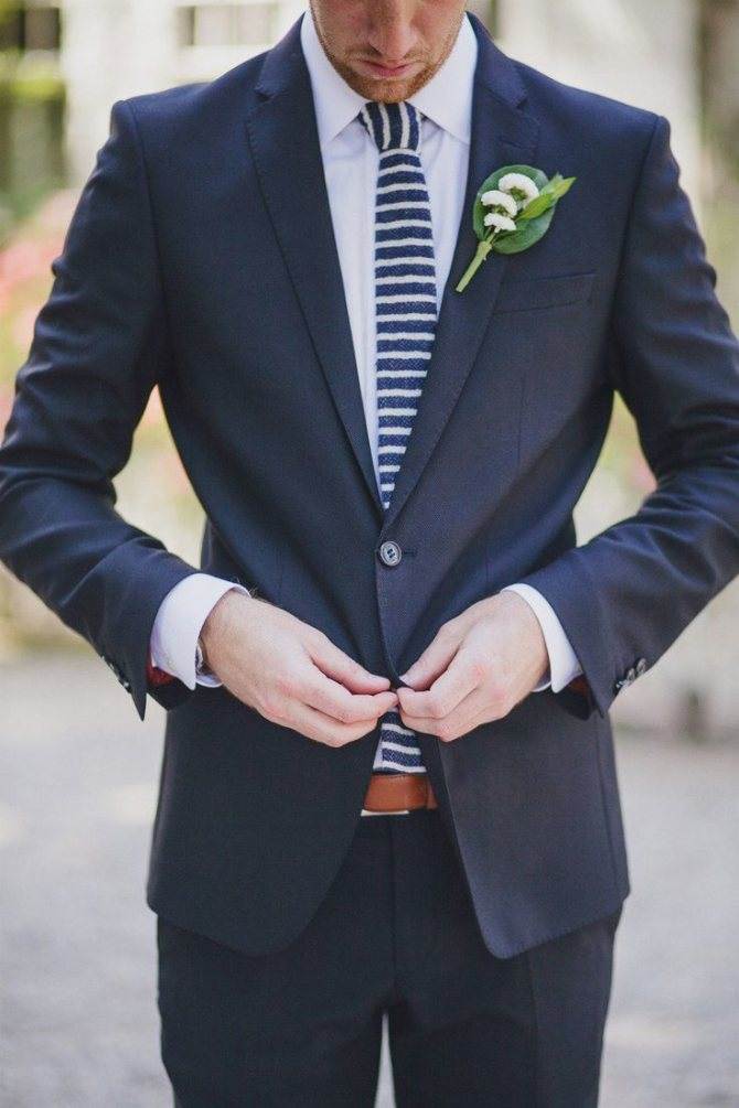 Галстук на свадьбу для жениха: обязательно ли красный, особенности мужского аксессуара