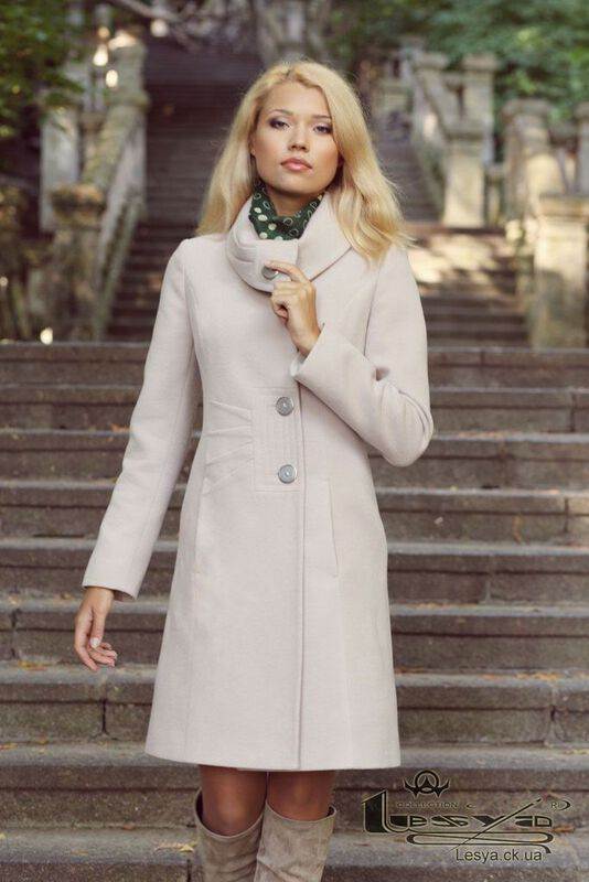 Как правильно выбрать женское пальто на осень
