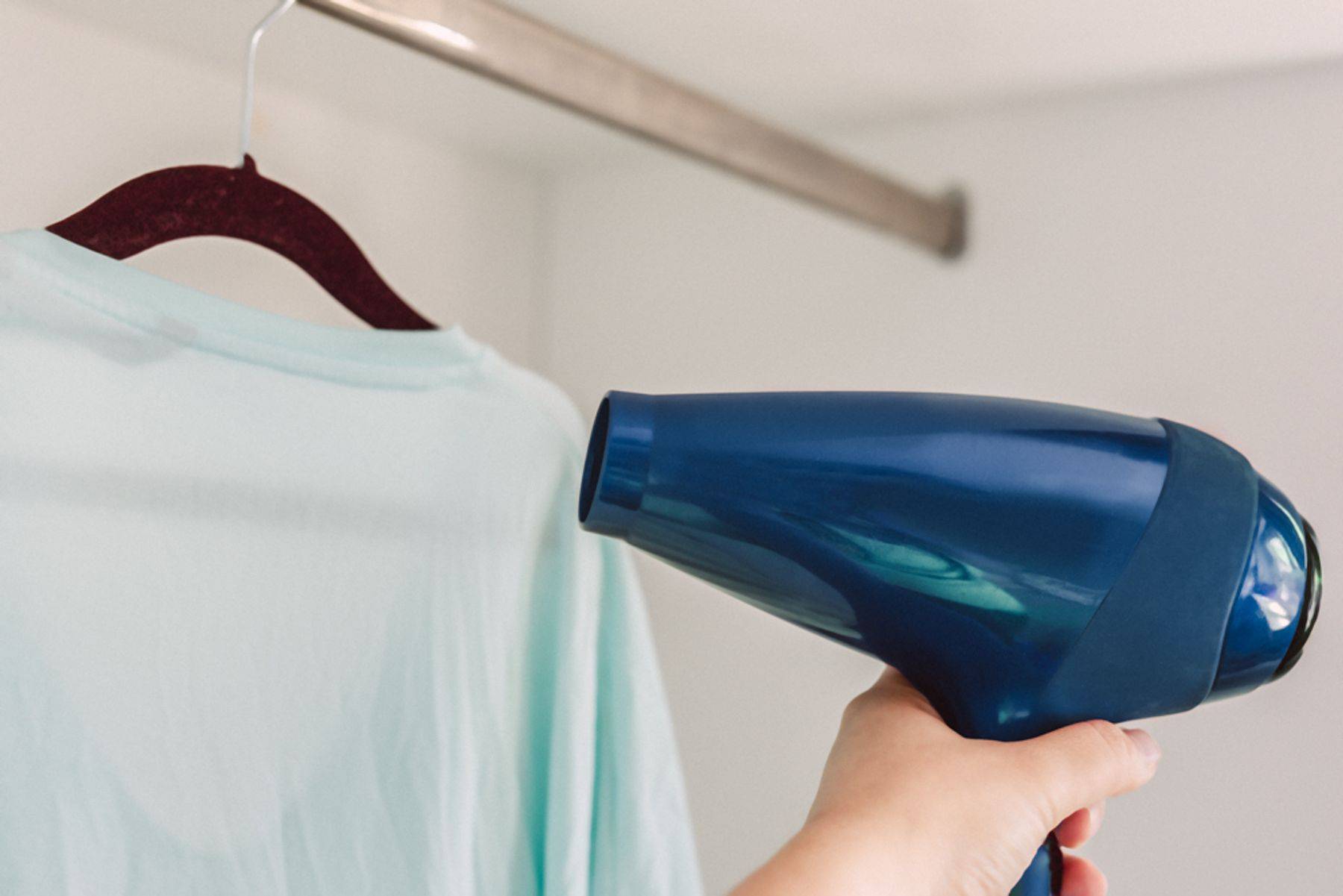 Как можно быстро высушить одежду в комнате и на улице